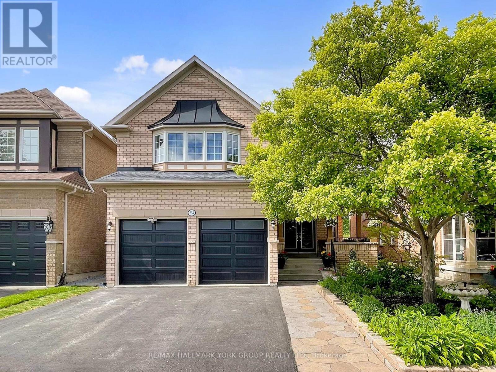 254 TOWER HILL ROAD, Richmond Hill, Ontario