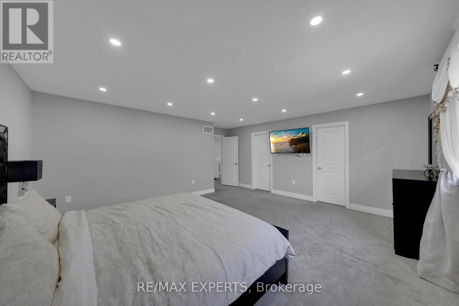 86 Holt Drive, New Tecumseth, Ontario  L9R 0R2 - Photo 22 - N12189347