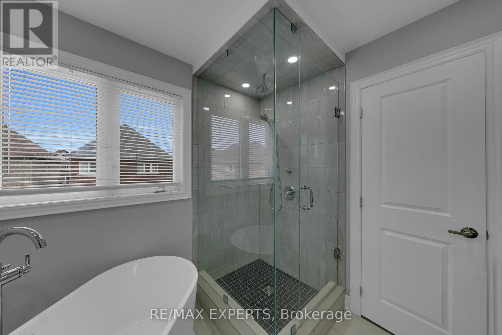 86 Holt Drive, New Tecumseth, Ontario  L9R 0R2 - Photo 26 - N12189347