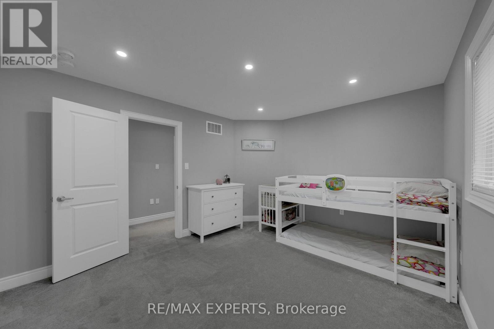 86 Holt Drive, New Tecumseth, Ontario  L9R 0R2 - Photo 28 - N12189347