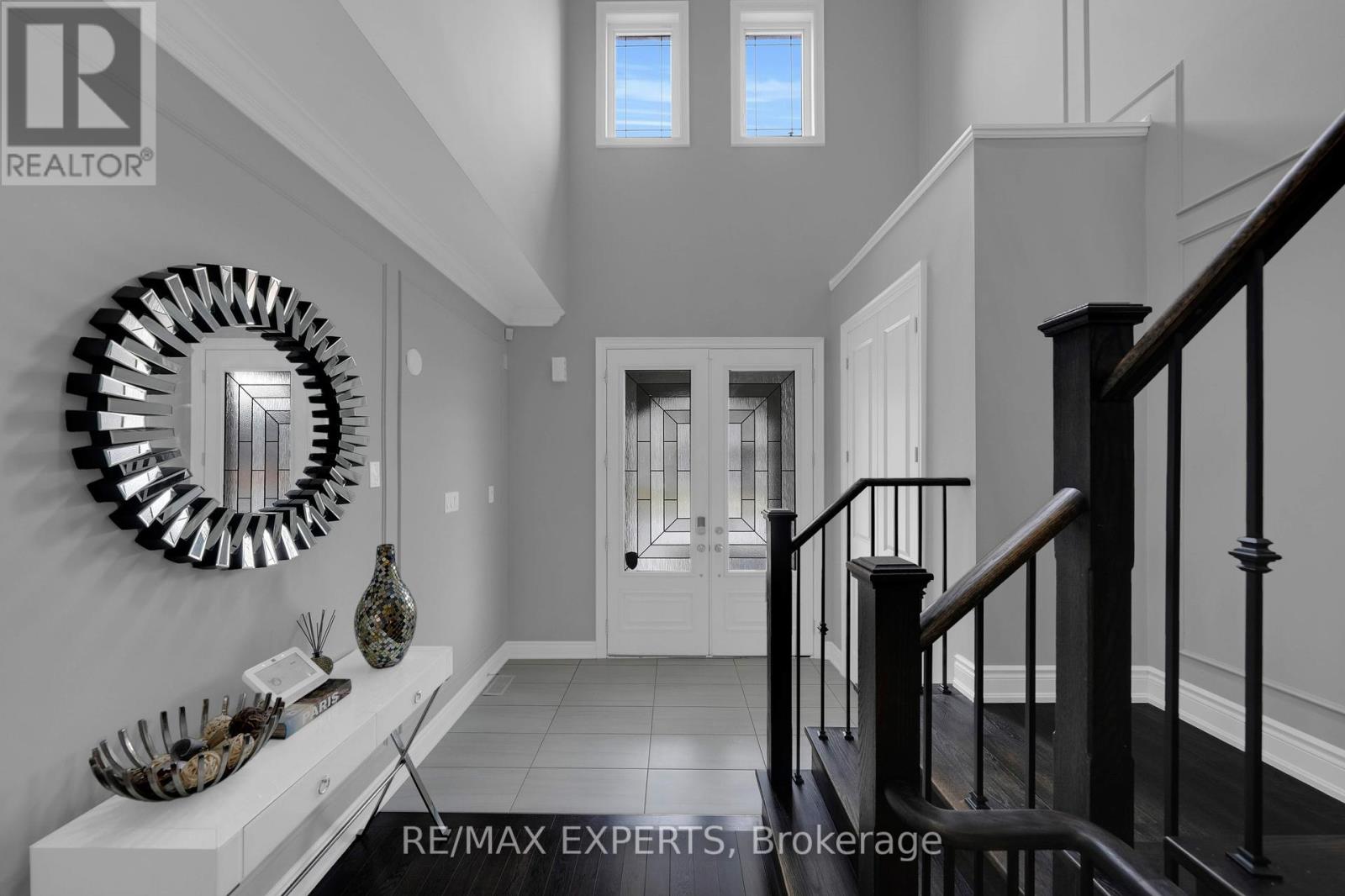86 Holt Drive, New Tecumseth, Ontario  L9R 0R2 - Photo 3 - N12189347