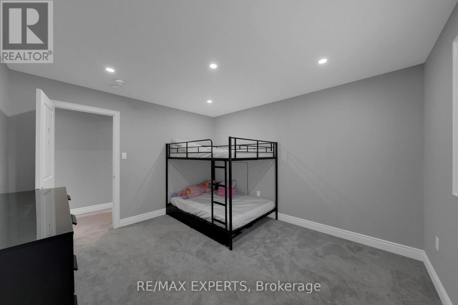 86 Holt Drive, New Tecumseth, Ontario  L9R 0R2 - Photo 30 - N12189347