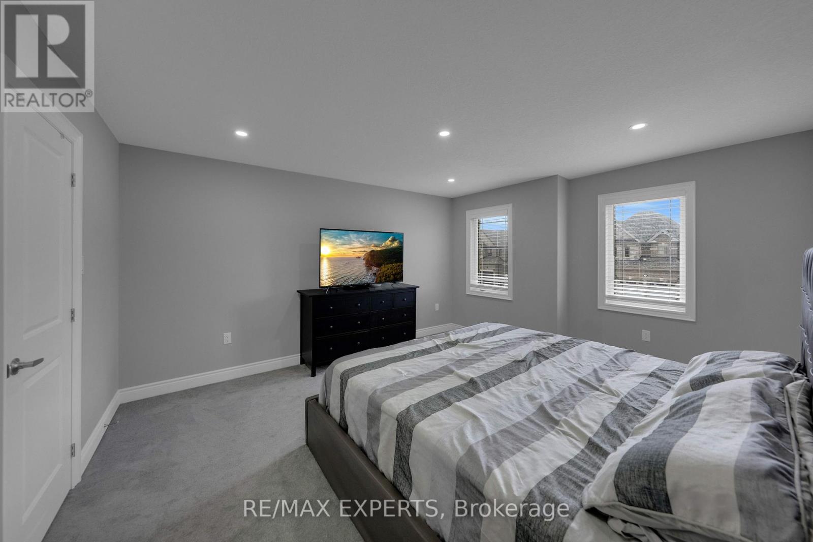 86 Holt Drive, New Tecumseth, Ontario  L9R 0R2 - Photo 33 - N12189347
