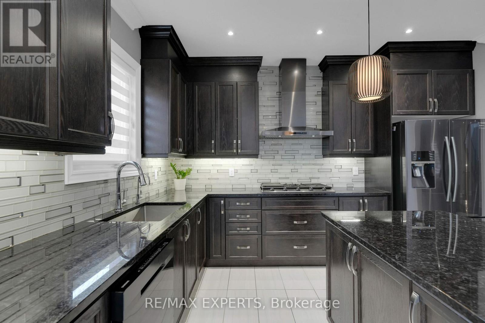 86 Holt Drive, New Tecumseth, Ontario  L9R 0R2 - Photo 49 - N12189347