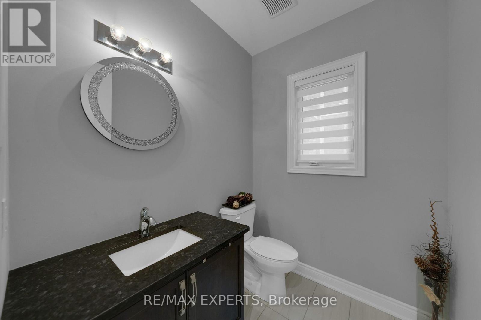 86 Holt Drive, New Tecumseth, Ontario  L9R 0R2 - Photo 7 - N12189347