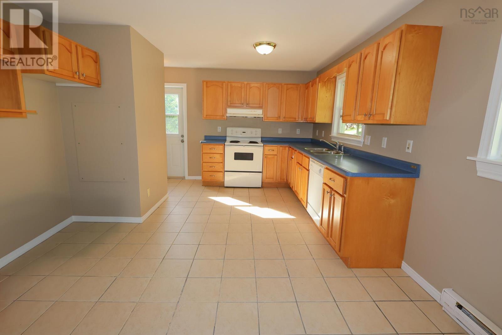 Property at 21 Elizabeth Avenue image 4