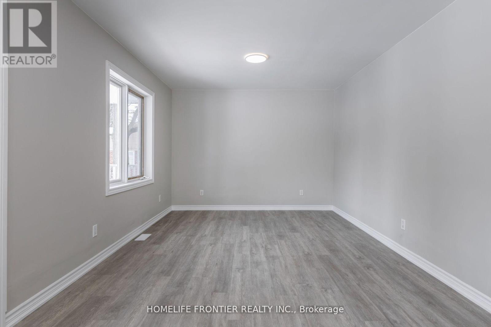 108 Ardagh Road, Barrie, Ontario  L4N 9B7 - Photo 3 - S12189185