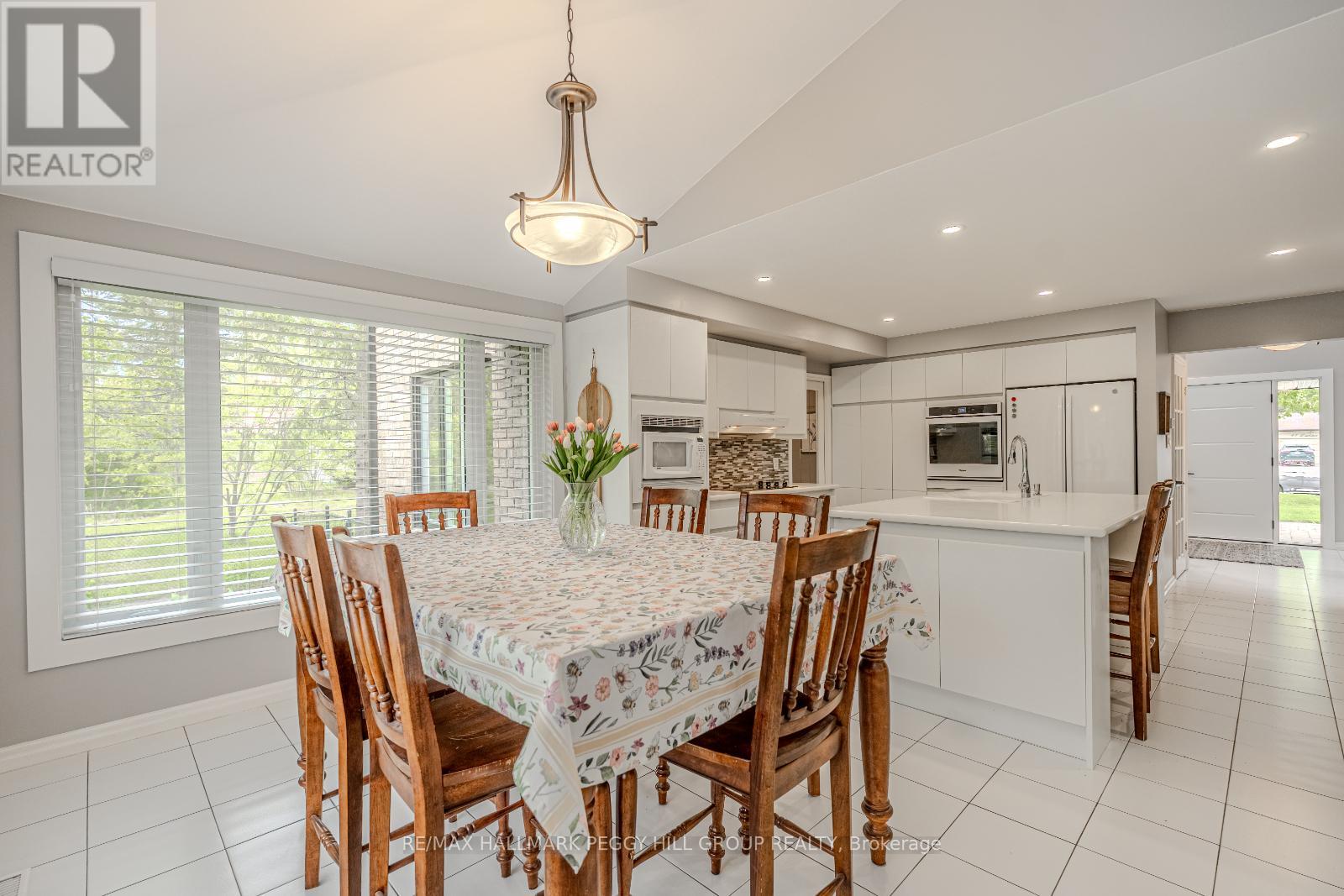 48 Lawrence Avenue, Springwater (Anten Mills), Ontario  L9X 0C6 - Photo 9 - S12189254
