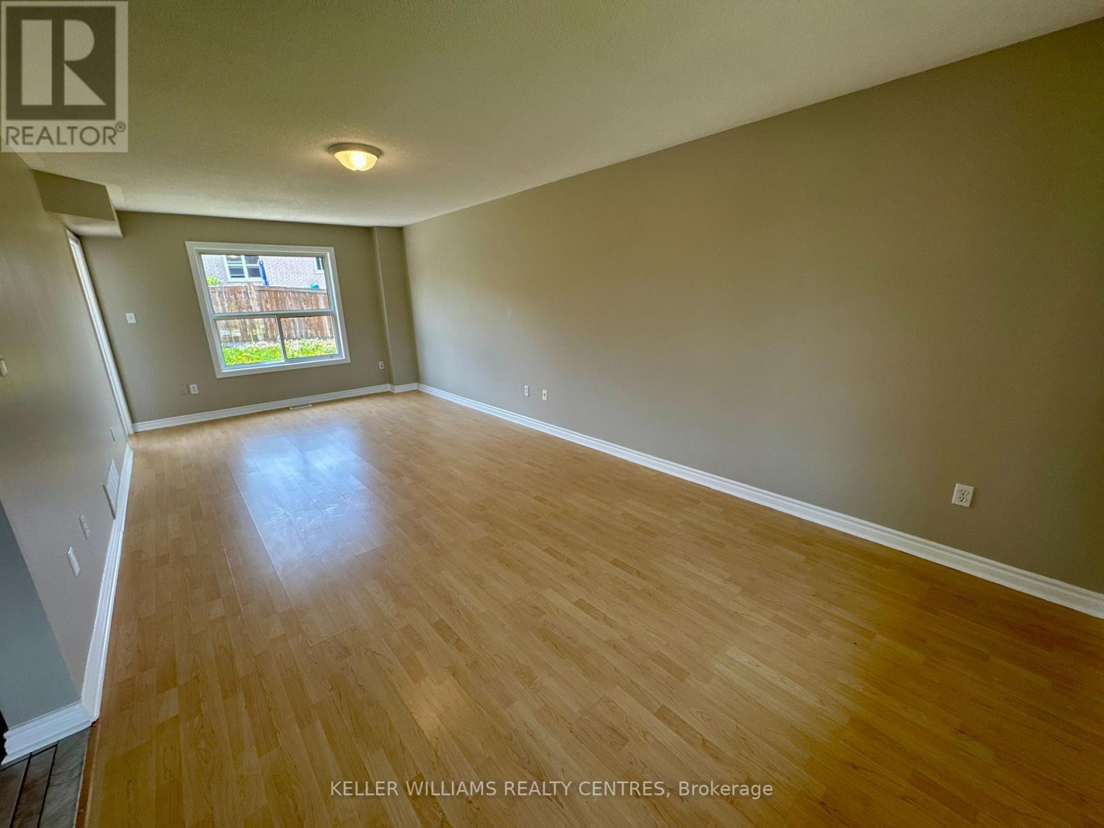 Main/2nd - 46 Birchwood Drive, Barrie, Ontario  L4M 6X8 - Photo 12 - S12189281