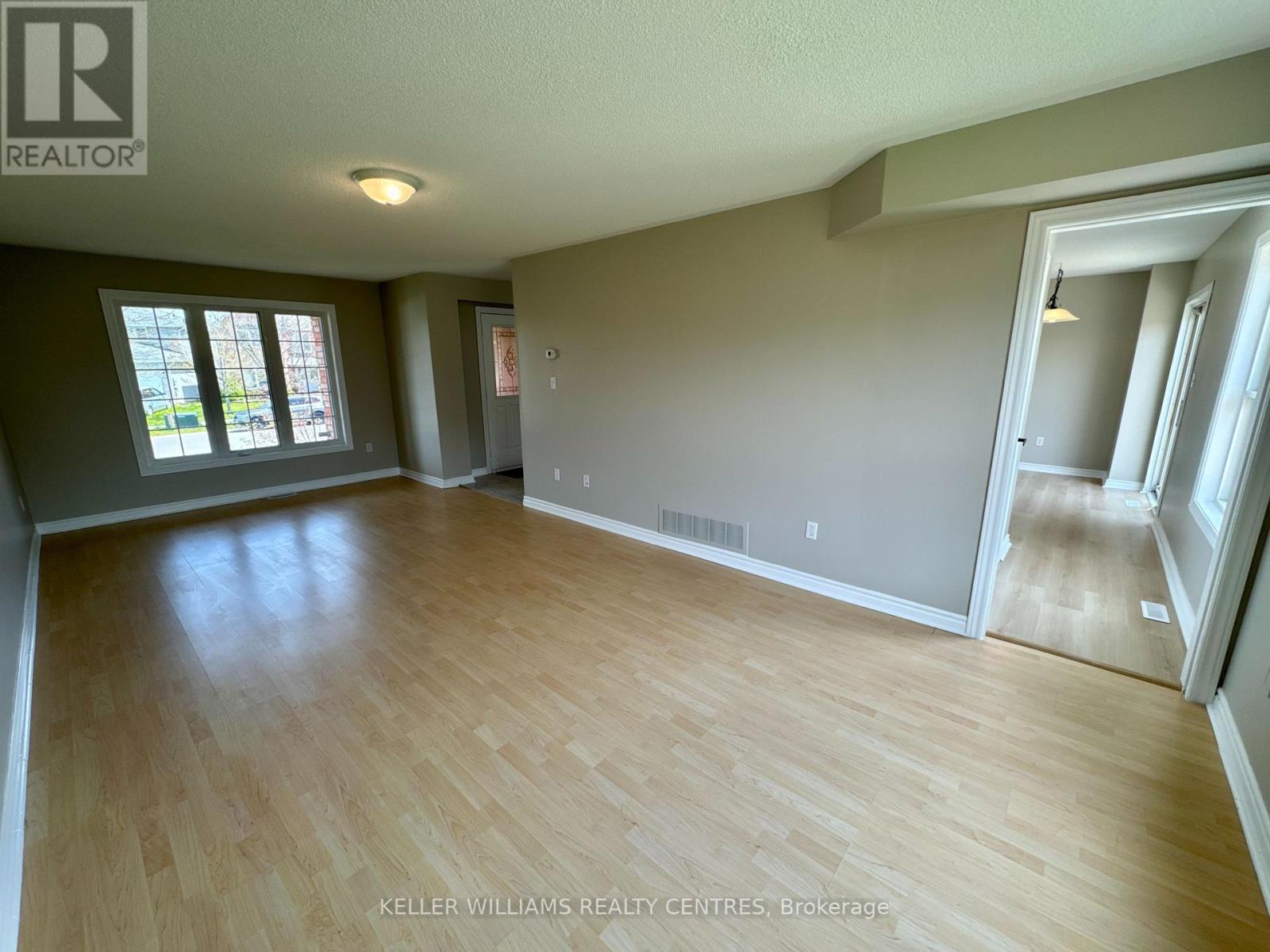 Main/2nd - 46 Birchwood Drive, Barrie, Ontario  L4M 6X8 - Photo 13 - S12189281