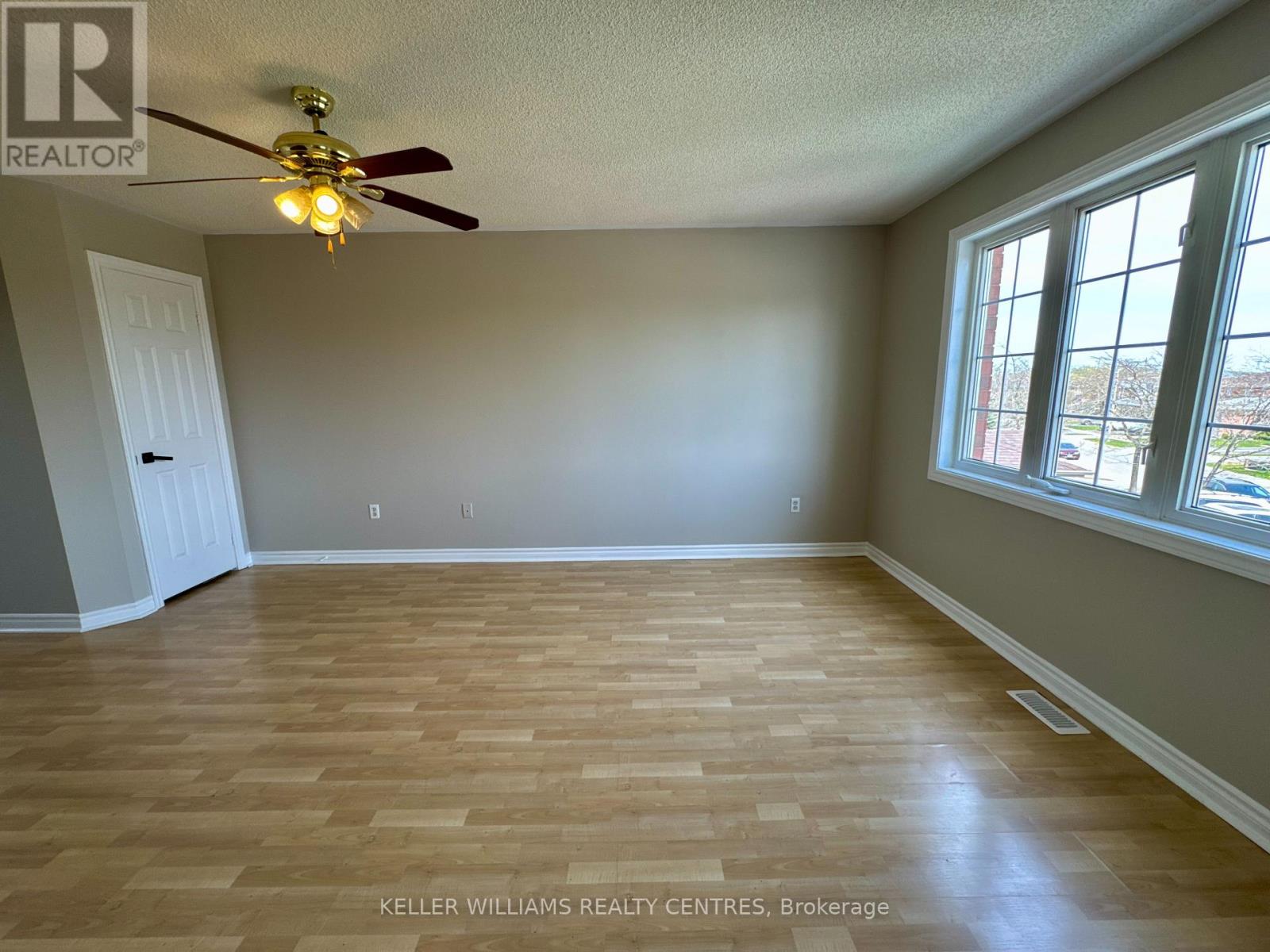 Main/2nd - 46 Birchwood Drive, Barrie, Ontario  L4M 6X8 - Photo 15 - S12189281
