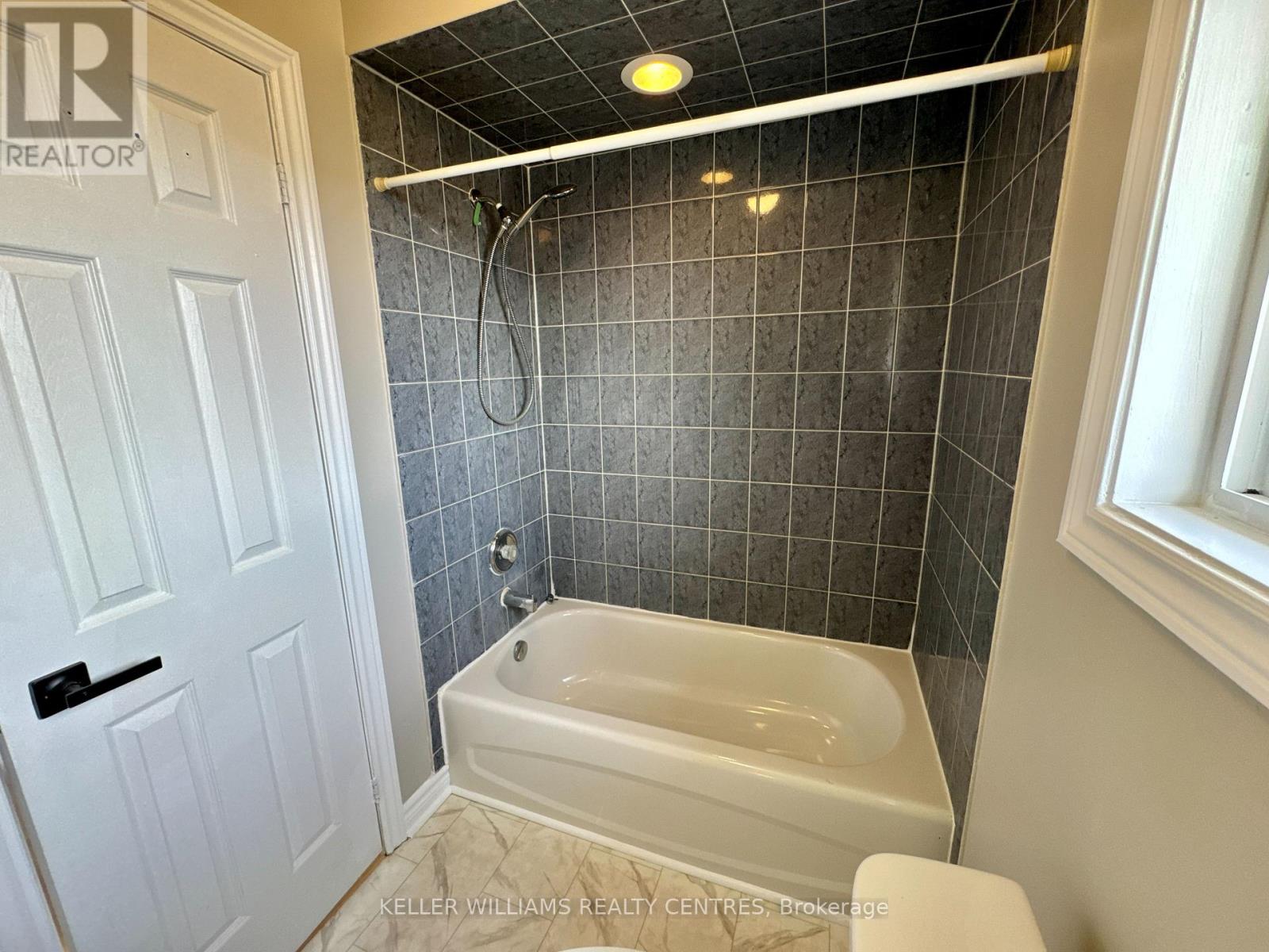 Main/2nd - 46 Birchwood Drive, Barrie, Ontario  L4M 6X8 - Photo 18 - S12189281
