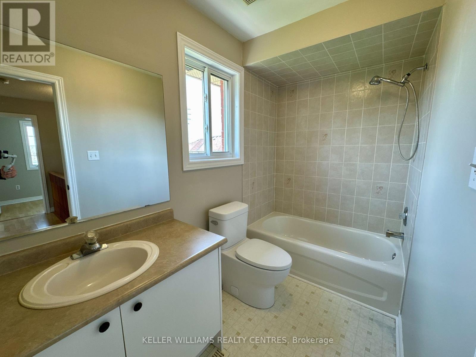 Main/2nd - 46 Birchwood Drive, Barrie, Ontario  L4M 6X8 - Photo 21 - S12189281