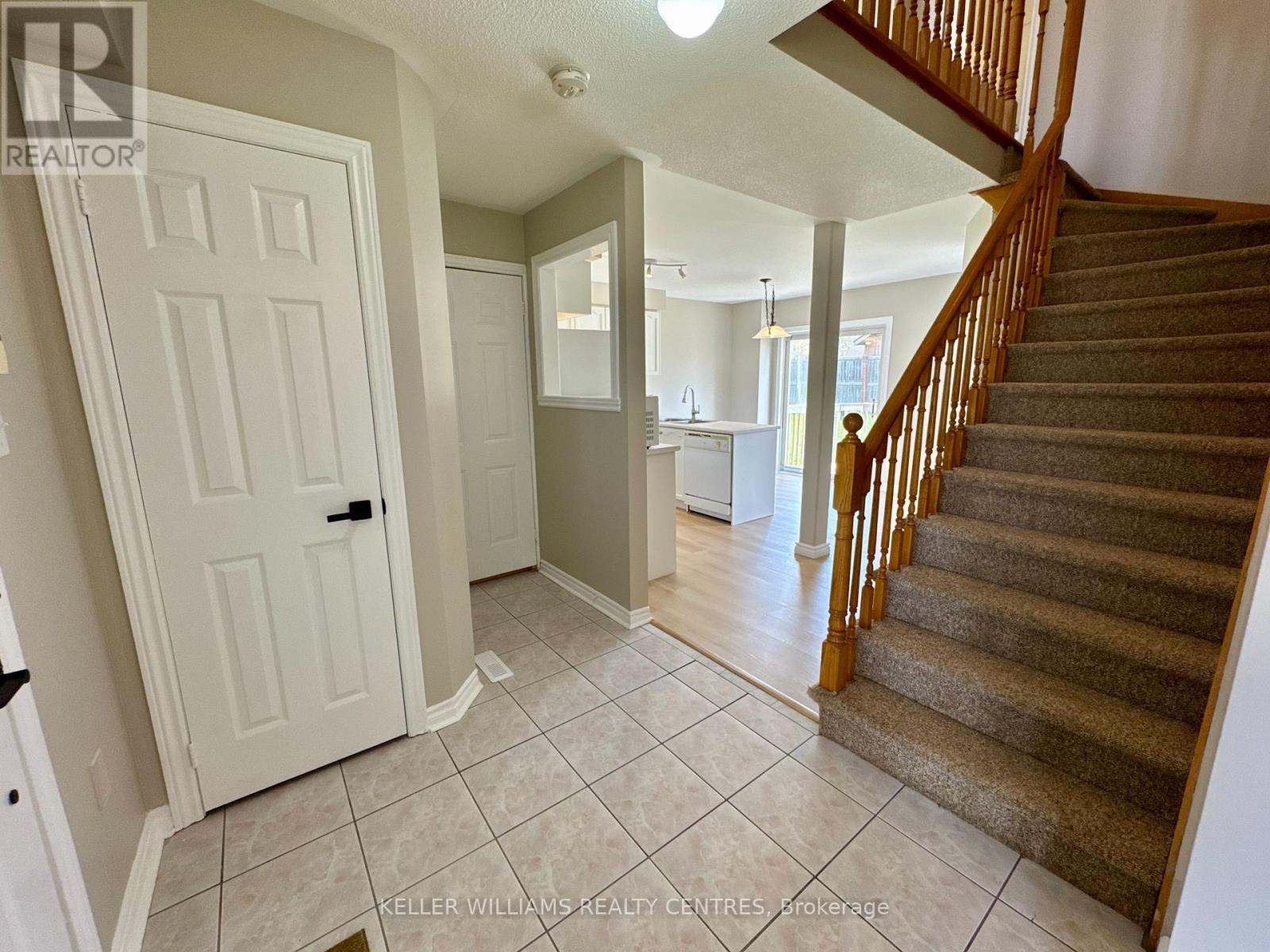 Main/2nd - 46 Birchwood Drive, Barrie, Ontario  L4M 6X8 - Photo 5 - S12189281
