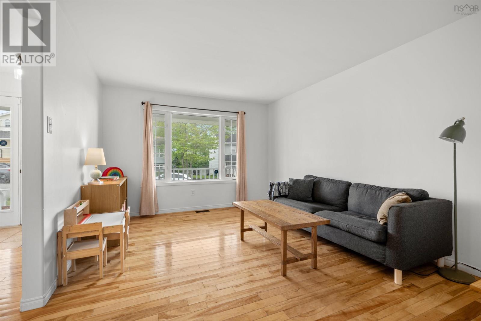 Property at 73 Madeira Crescent image 5