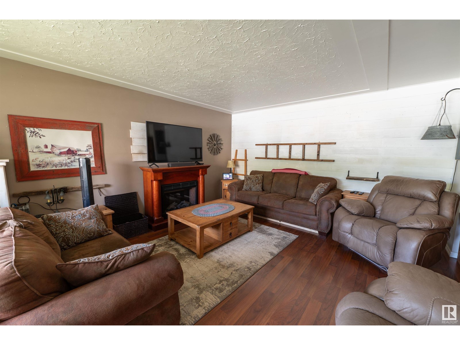 Property at 108 JESPERSEN AV image 5