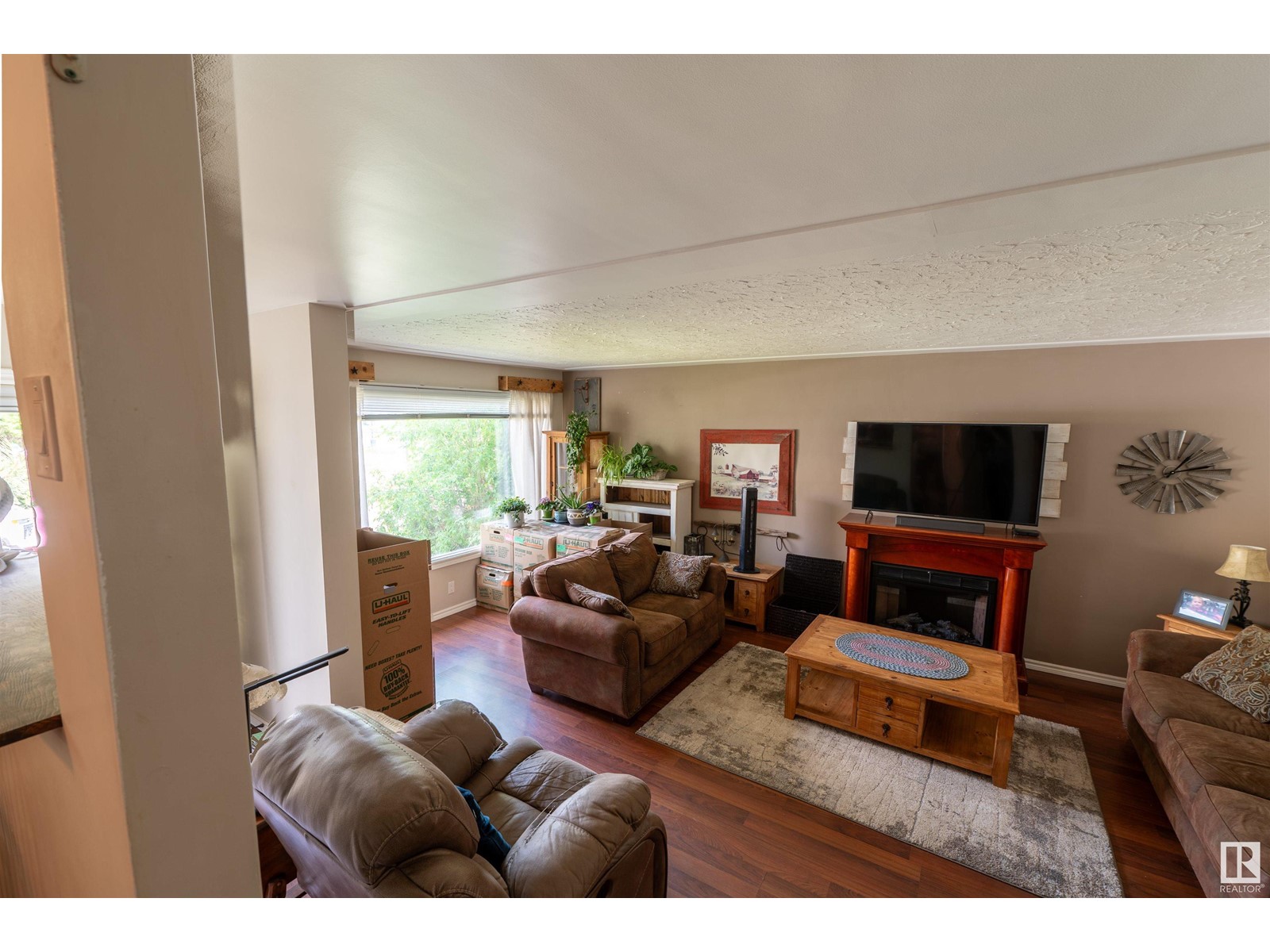 Property at 108 JESPERSEN AV image 3
