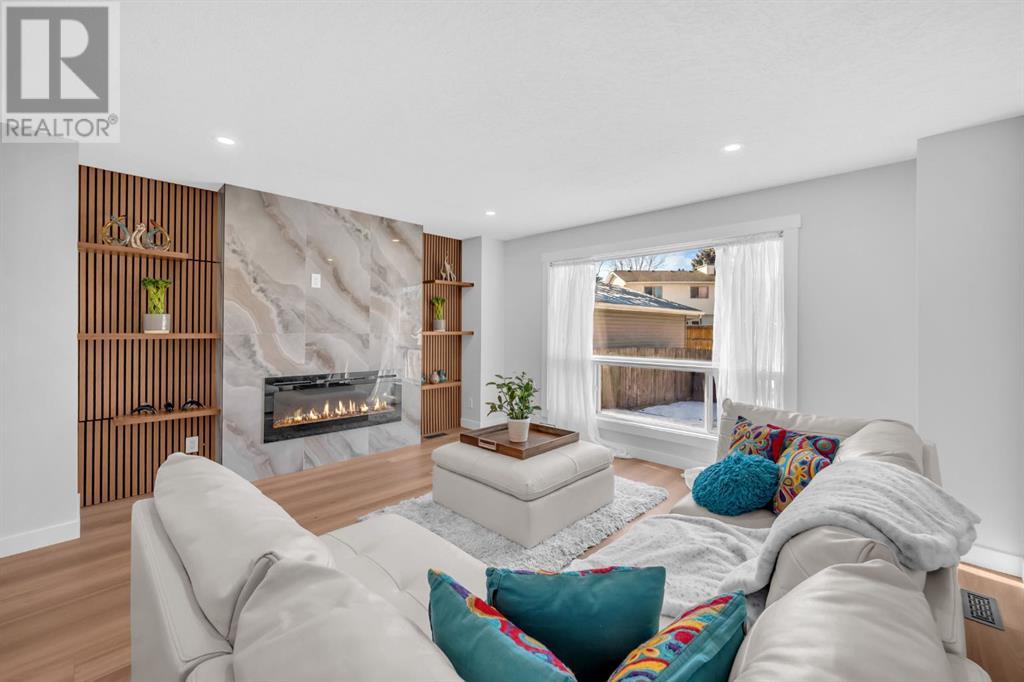 Property at 9 Mckenna Crescent SE image 3