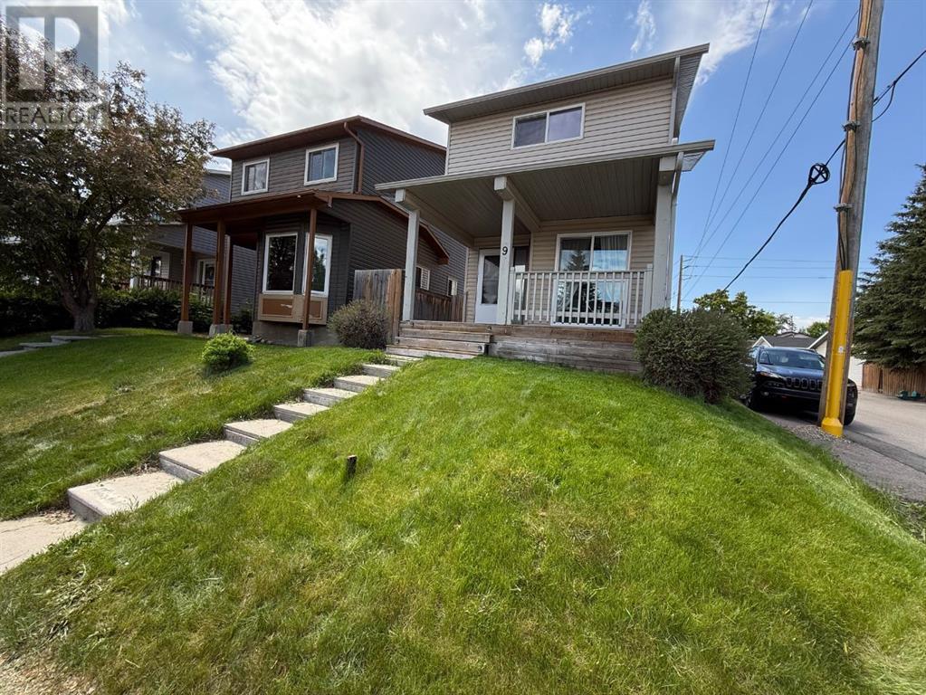 Property at 9 Mckenna Crescent SE image 1