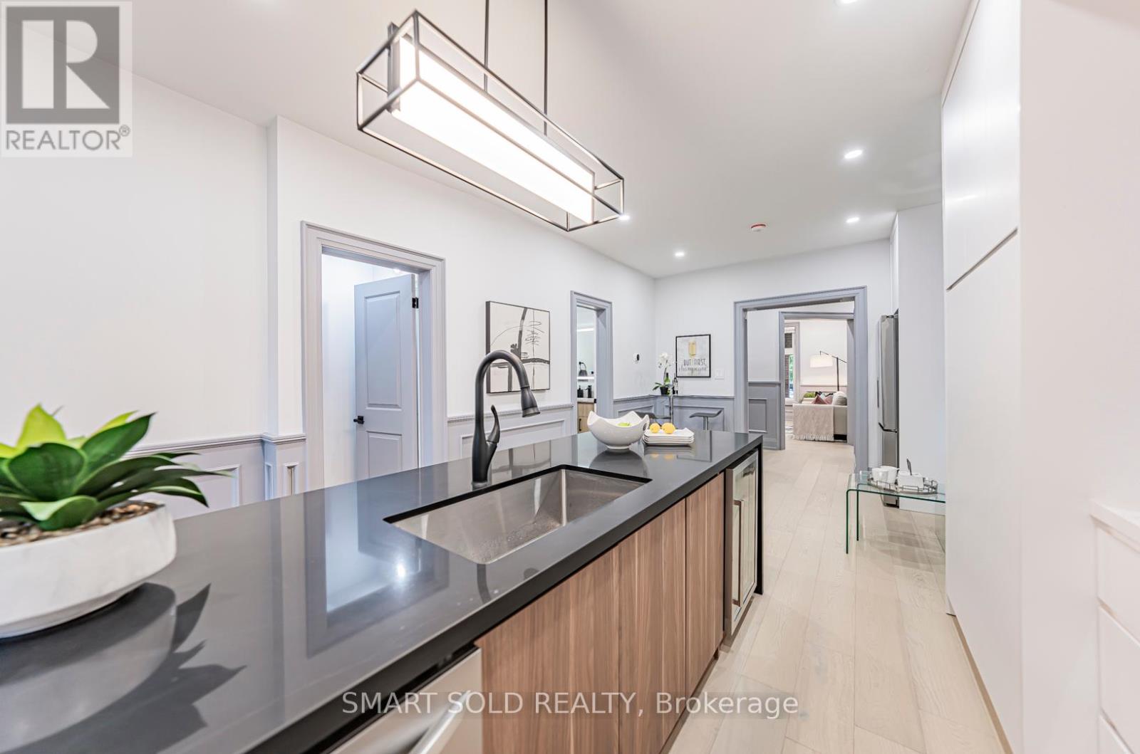 89 Concord Avenue, Toronto, Ontario  M6H 2P2 - Photo 12 - C12177645