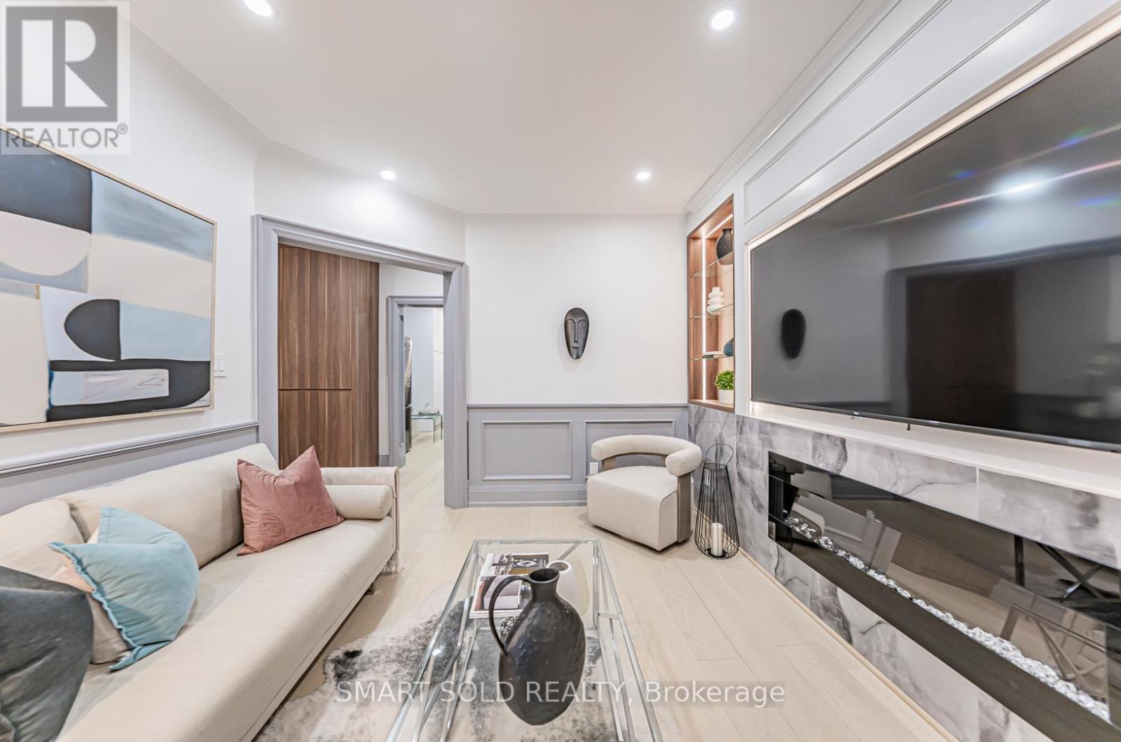 89 Concord Avenue, Toronto, Ontario  M6H 2P2 - Photo 5 - C12177645