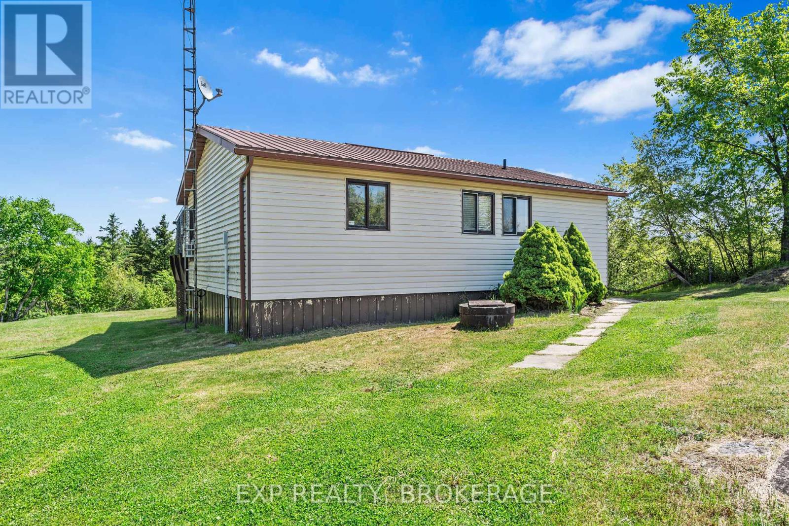 1944a-1944b Fish Creek Road, Frontenac, Ontario  K0H 2V0 - Photo 5 - X12180714
