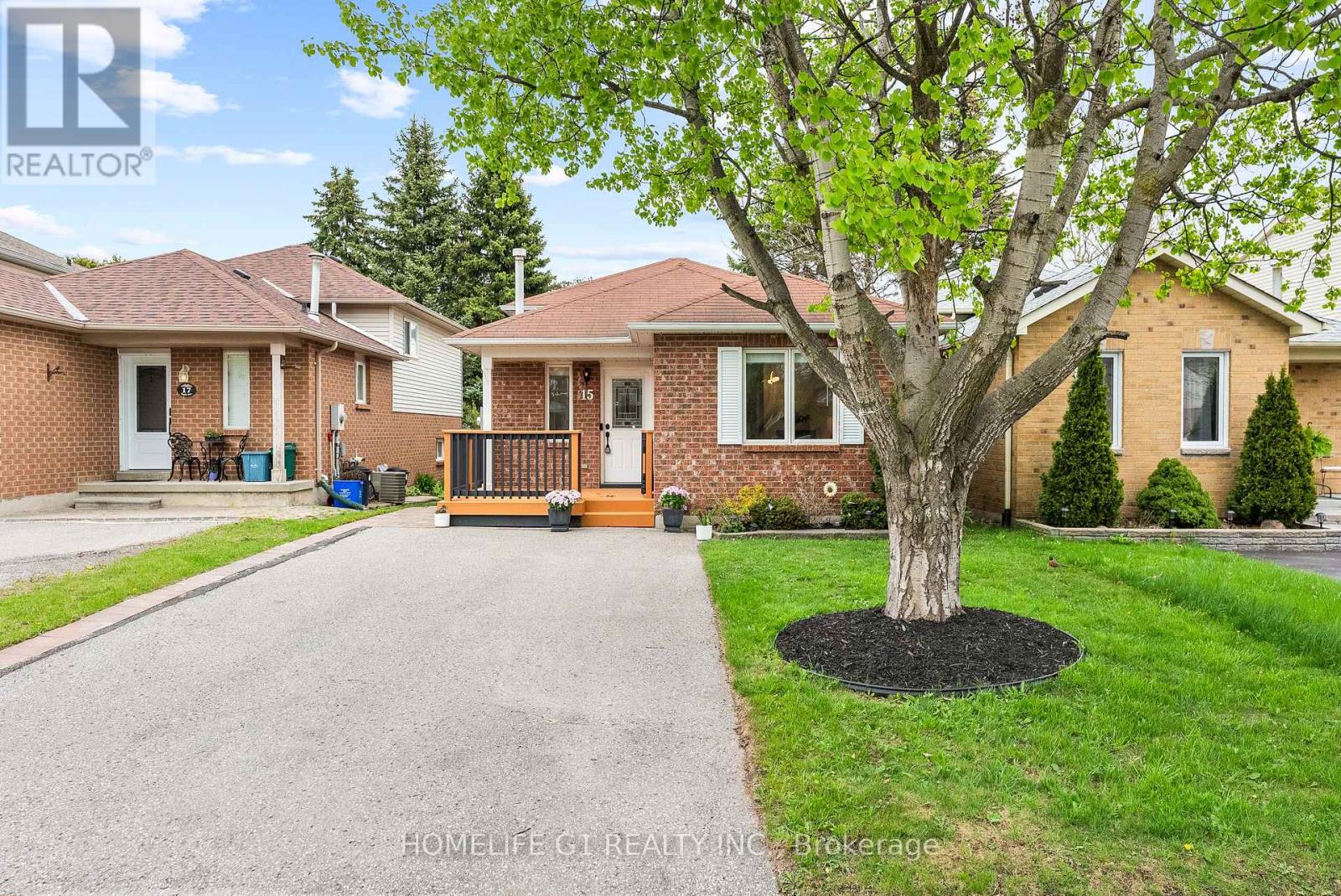 15 Inglis Avenue, Clarington (Courtice), Ontario  L1E 2G7 - Photo 3 - E12142607
