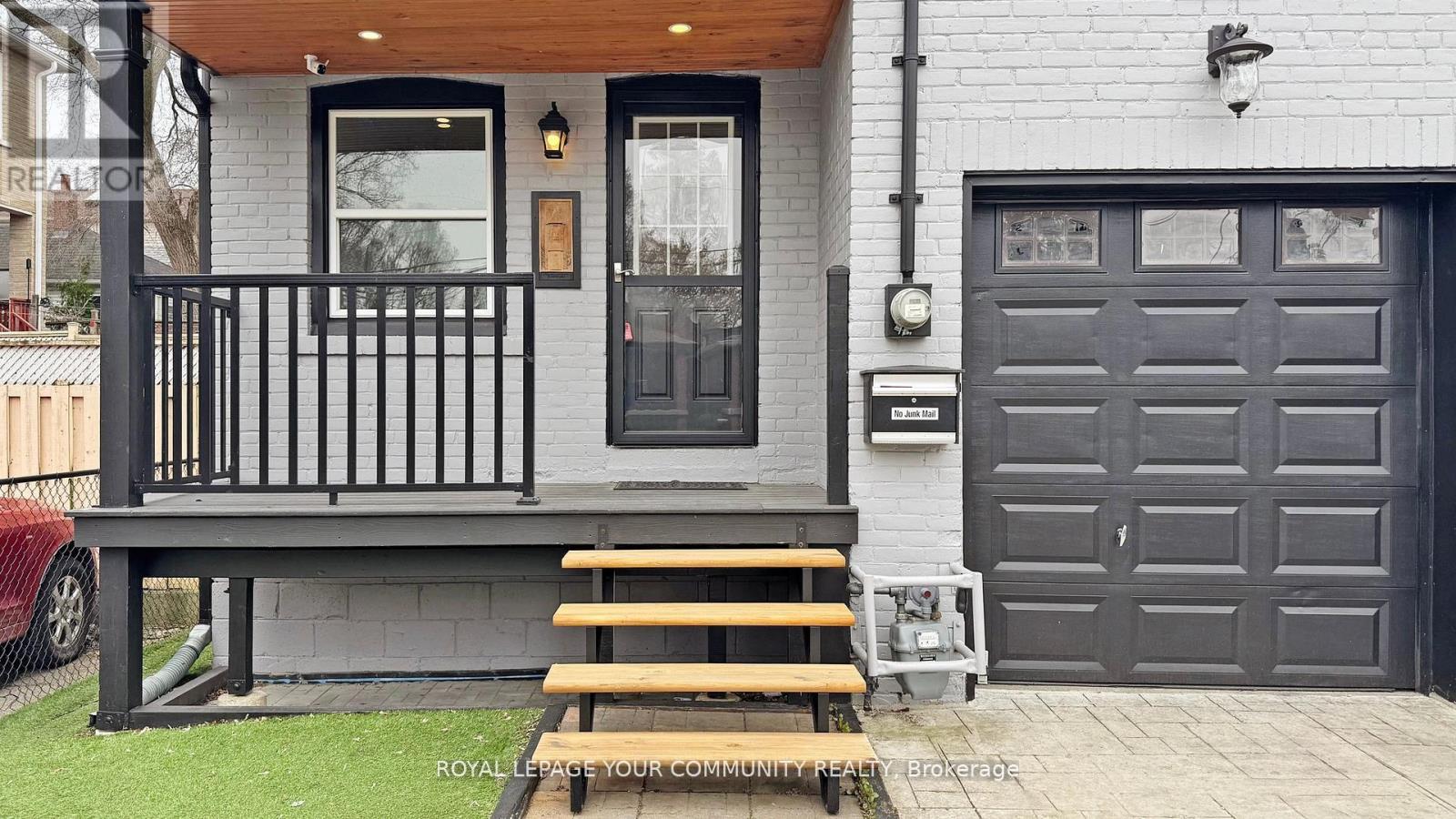 31 HAMSTEAD AVENUE, Toronto, Ontario