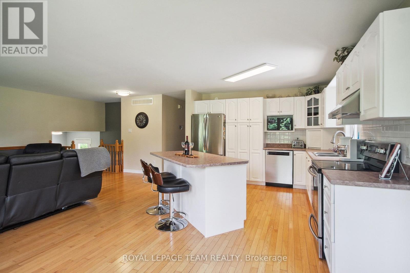 955 Macpherson Road, Montague, Ontario  K7A 4S4 - Photo 10 - X12168981