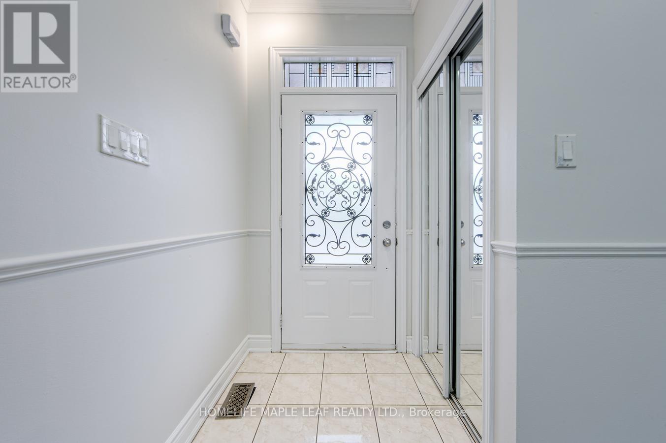 58 Begonia Crescent, Brampton, Ontario  L7A 0M6 - Photo 6 - W12189181