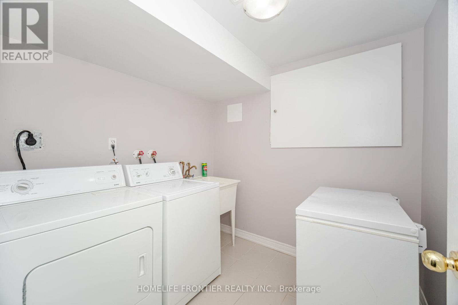 88 Wood Circle, Caledon (Bolton East), Ontario  L7E 1R3 - Photo 34 - W12189200