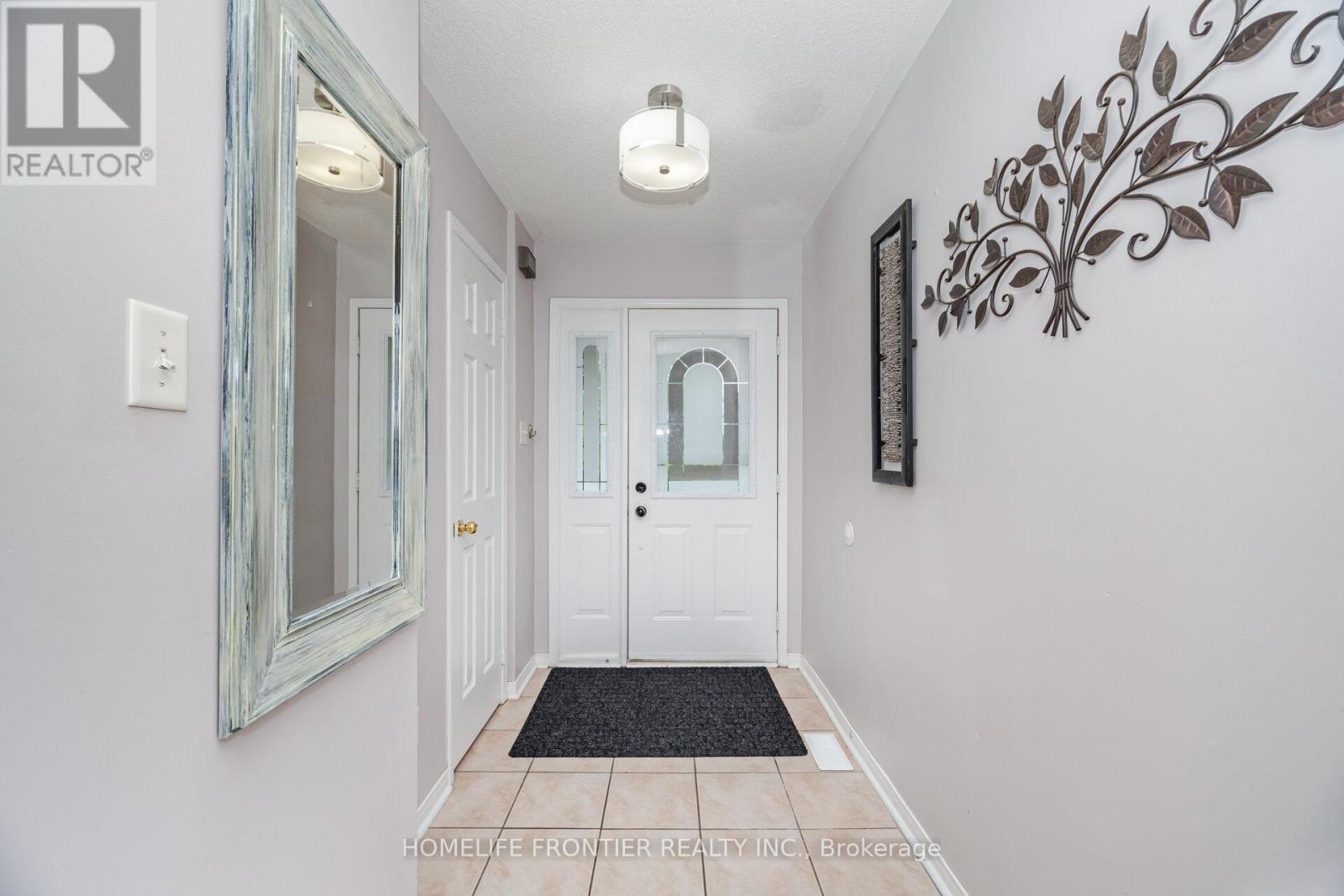88 Wood Circle, Caledon, Ontario  L7E 1R3 - Photo 4 - W12189200