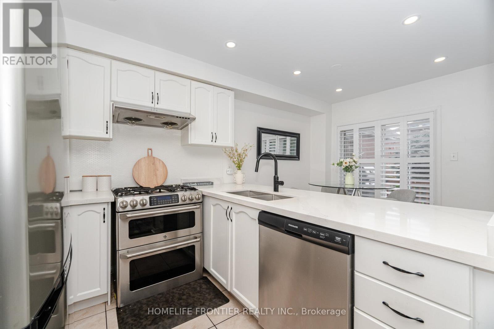 88 Wood Circle, Caledon (Bolton East), Ontario  L7E 1R3 - Photo 9 - W12189200