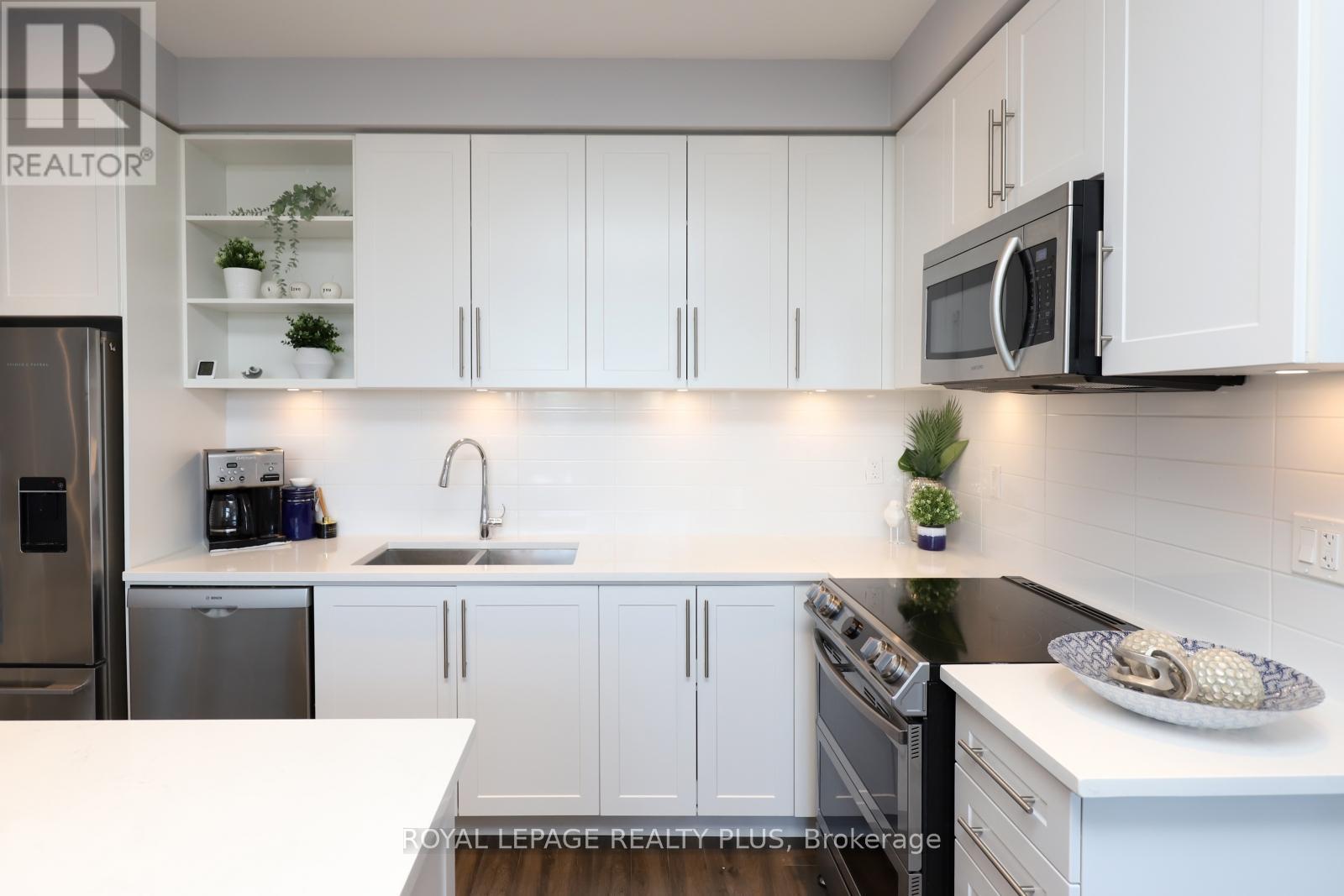 109 - 4699 Glen Erin Drive, Mississauga (Central Erin Mills), Ontario  L5M 2E5 - Photo 5 - W12189290