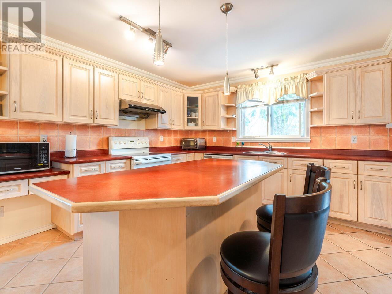 7580 12th Avenue, Burnaby, British Columbia  V3N 2K1 - Photo 8 - R3009647