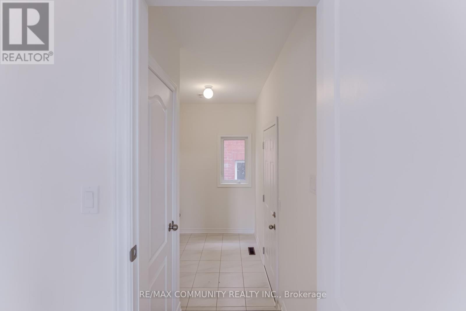 11 Grieve Street, Georgina, Ontario  L0E 1R0 - Photo 26 - N12174105