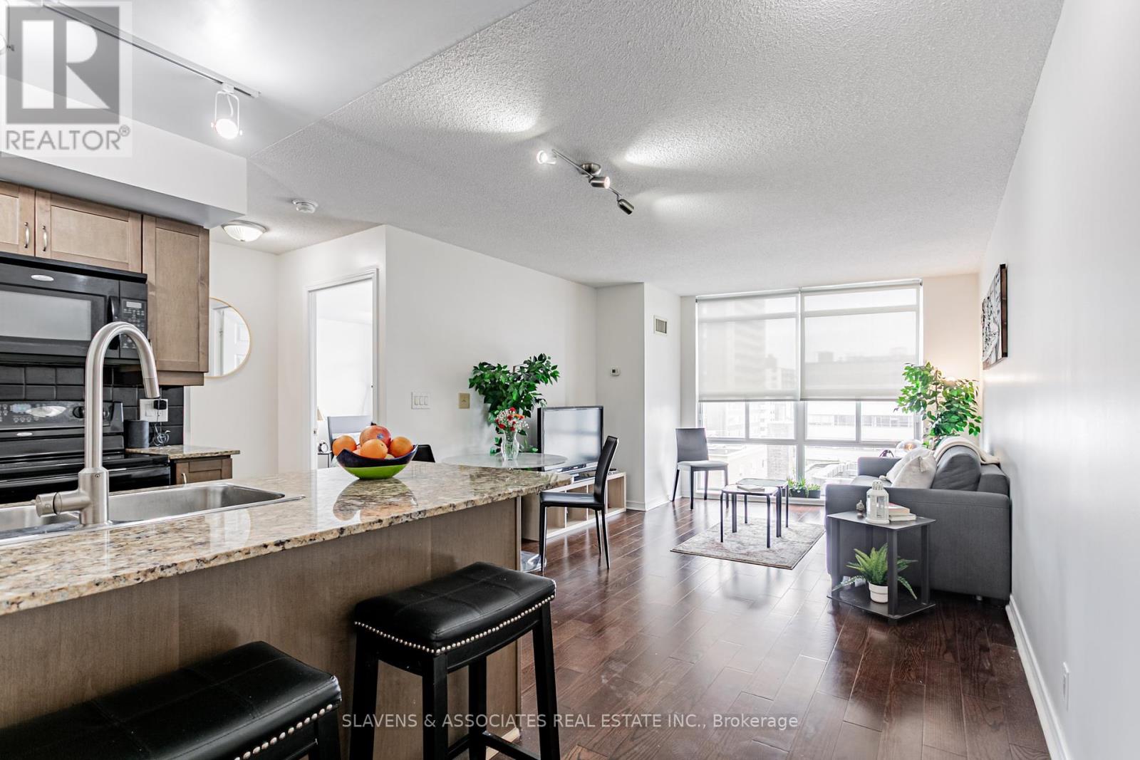 607 - 736 Spadina Avenue, Toronto, Ontario  M5S 2J6 - Photo 3 - C12188414