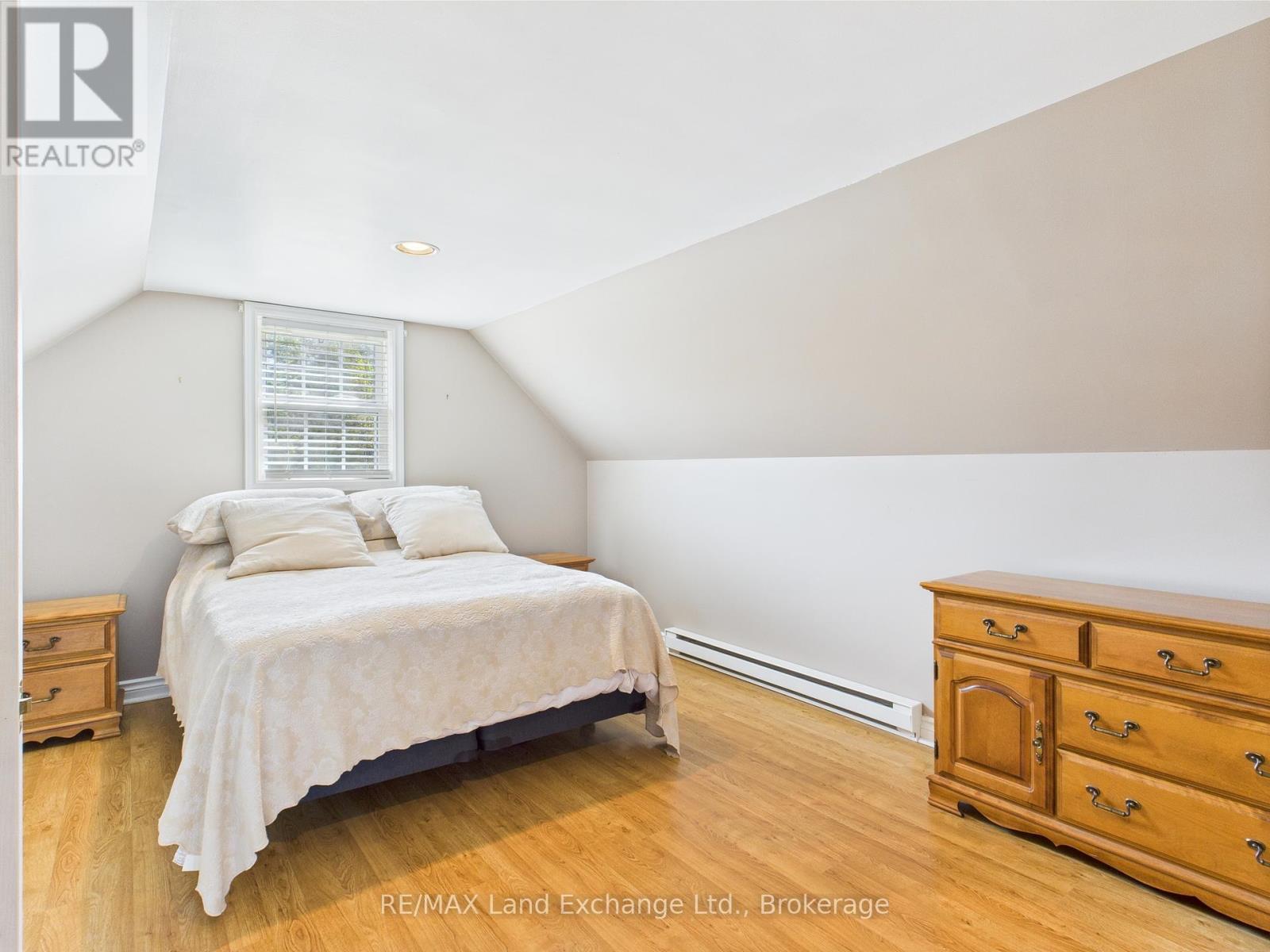 4 Eastwood Crescent, Kincardine, Ontario  N0G 2T0 - Photo 25 - X12187382