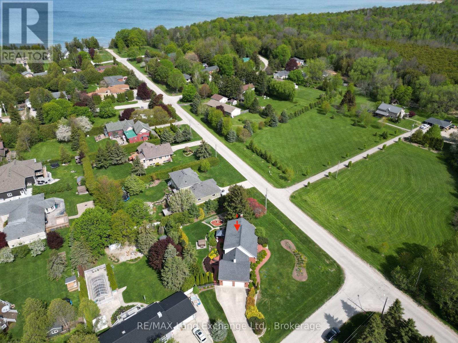 4 Eastwood Crescent, Kincardine, Ontario  N0G 2T0 - Photo 35 - X12187382