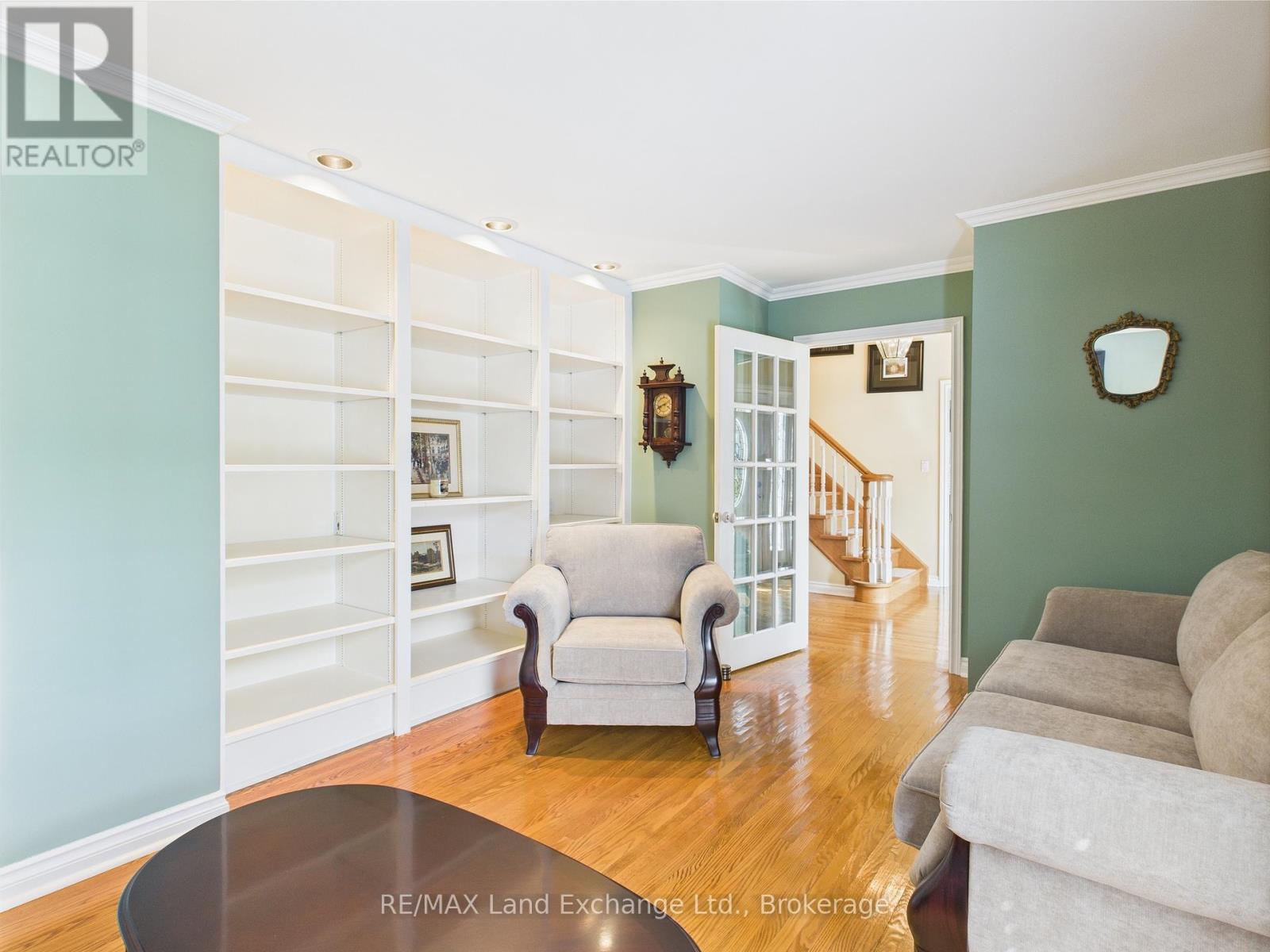 4 Eastwood Crescent, Kincardine, Ontario  N0G 2T0 - Photo 5 - X12187382
