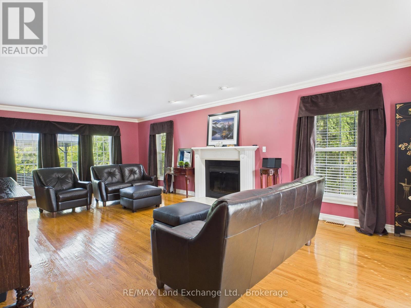 4 Eastwood Crescent, Kincardine, Ontario  N0G 2T0 - Photo 6 - X12187382