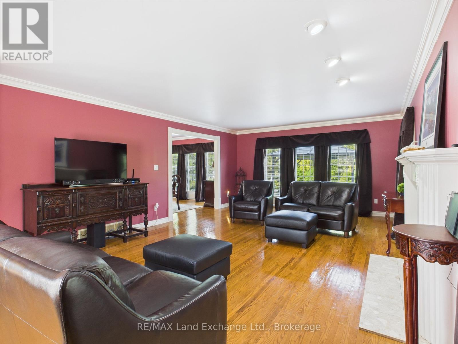 4 Eastwood Crescent, Kincardine, Ontario  N0G 2T0 - Photo 7 - X12187382
