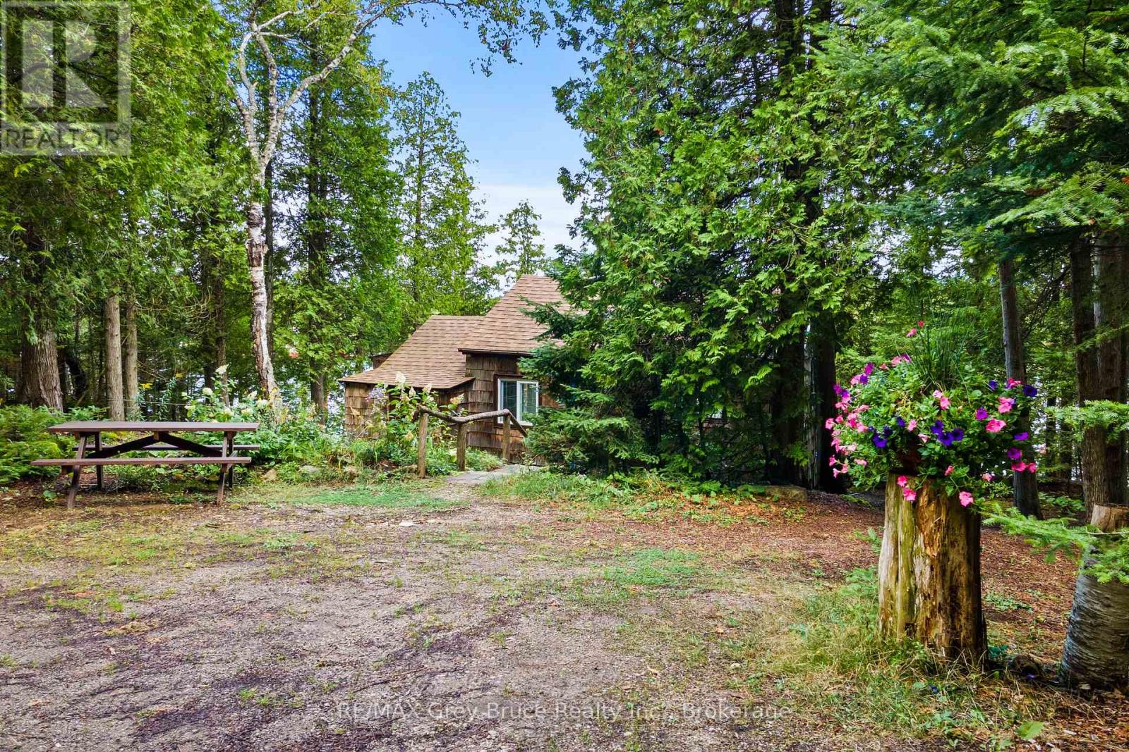 70 Big Tub Road, Northern Bruce Peninsula, Ontario  N0H 2R0 - Photo 8 - X12189411