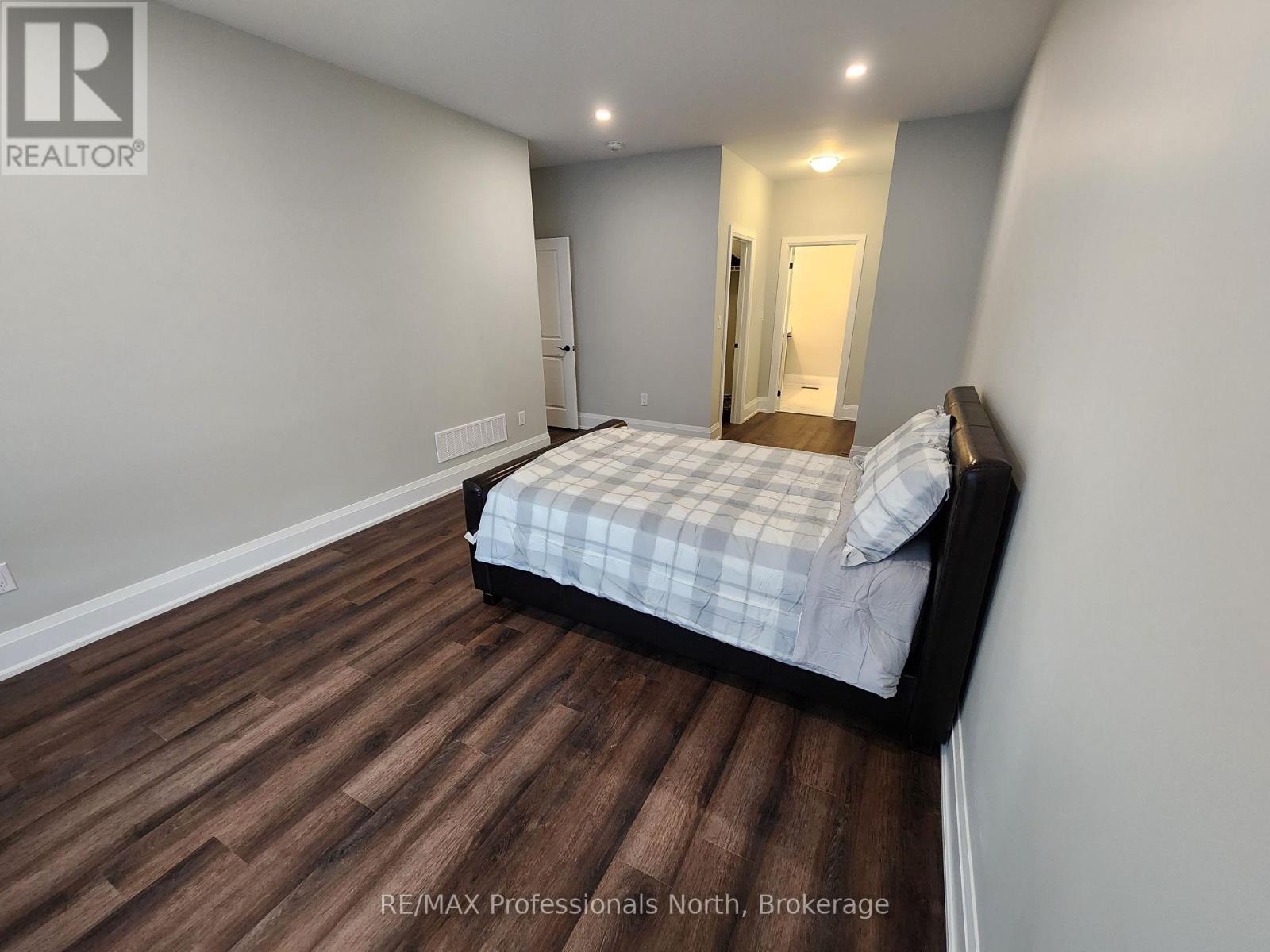 10 Durham Road, Bracebridge, Ontario  P1L 0B7 - Photo 10 - X12189490