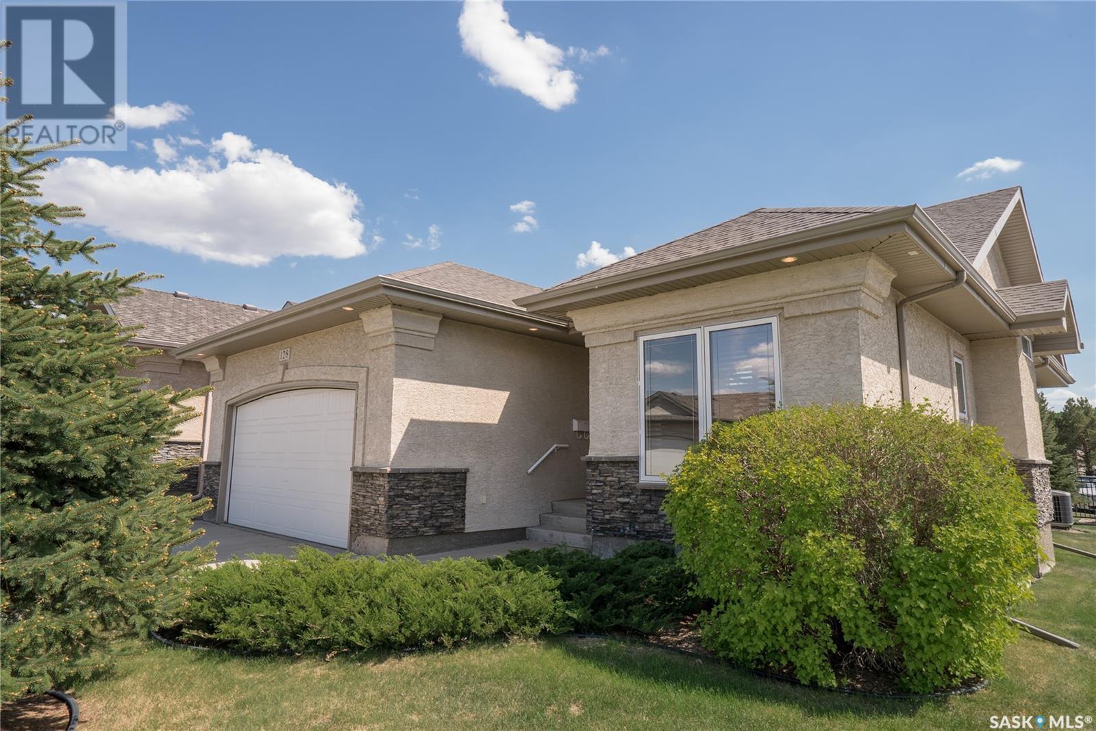 Property at 128 201 Cartwright TERRACE image 2