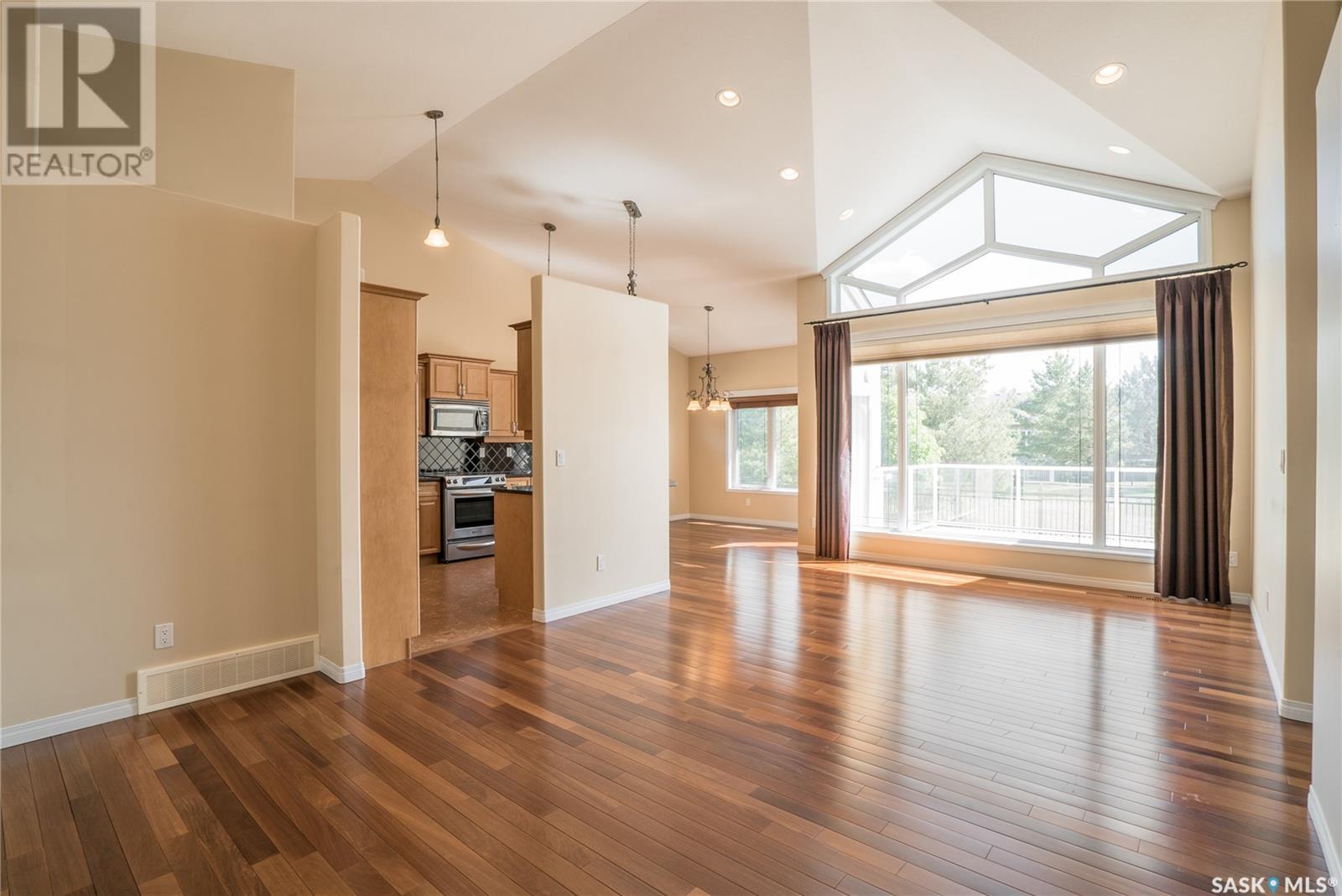 Property at 128 201 Cartwright TERRACE image 4