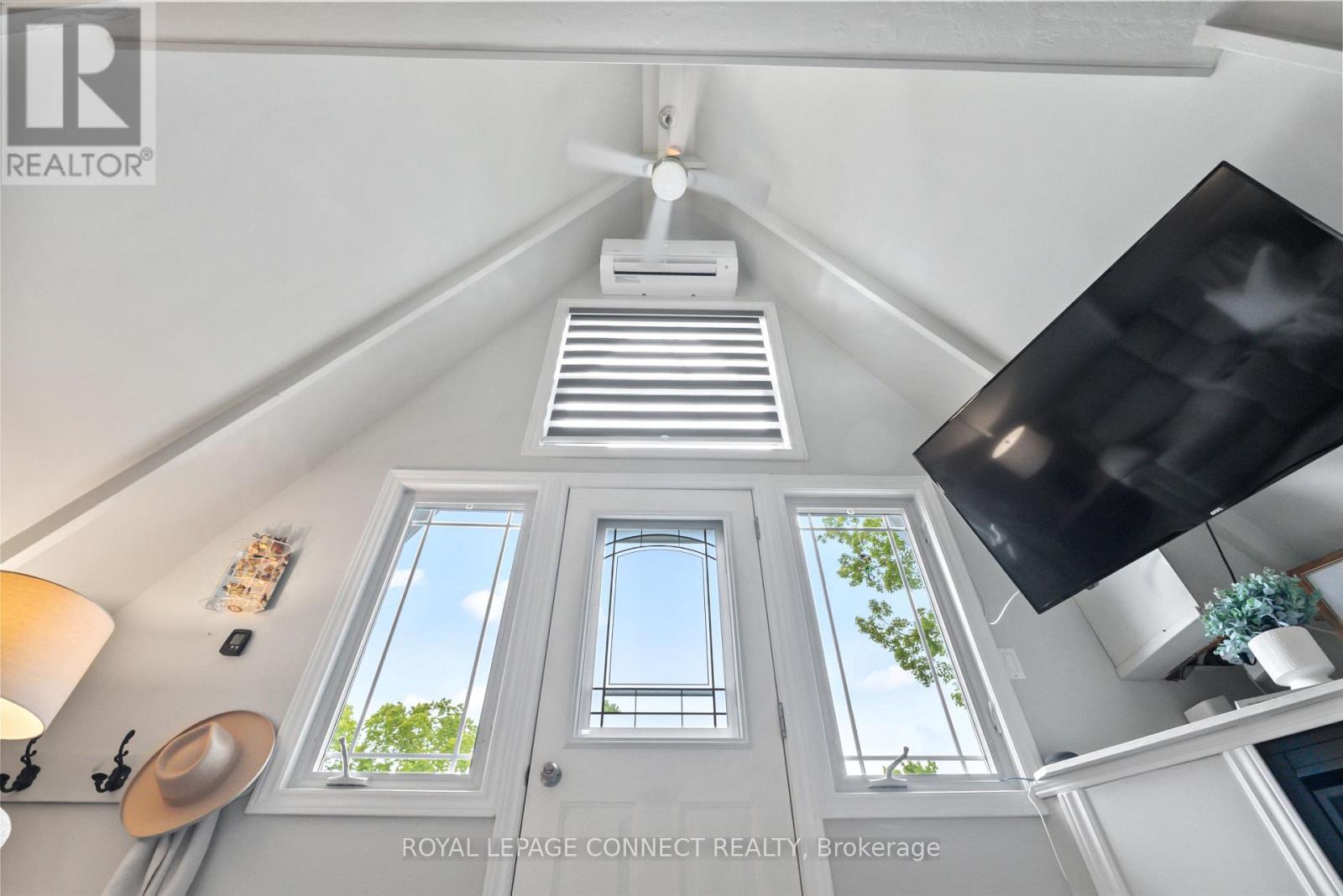 31 Falls Bay Road, Kawartha Lakes, Ontario  K0M 1A0 - Photo 8 - X12189211