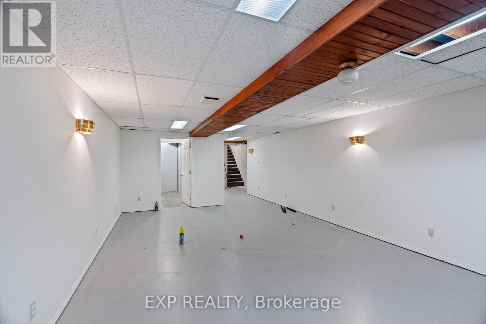 195 Main Street, Lucan Biddulph, Ontario  N0M 2J0 - Photo 17 - X12189230