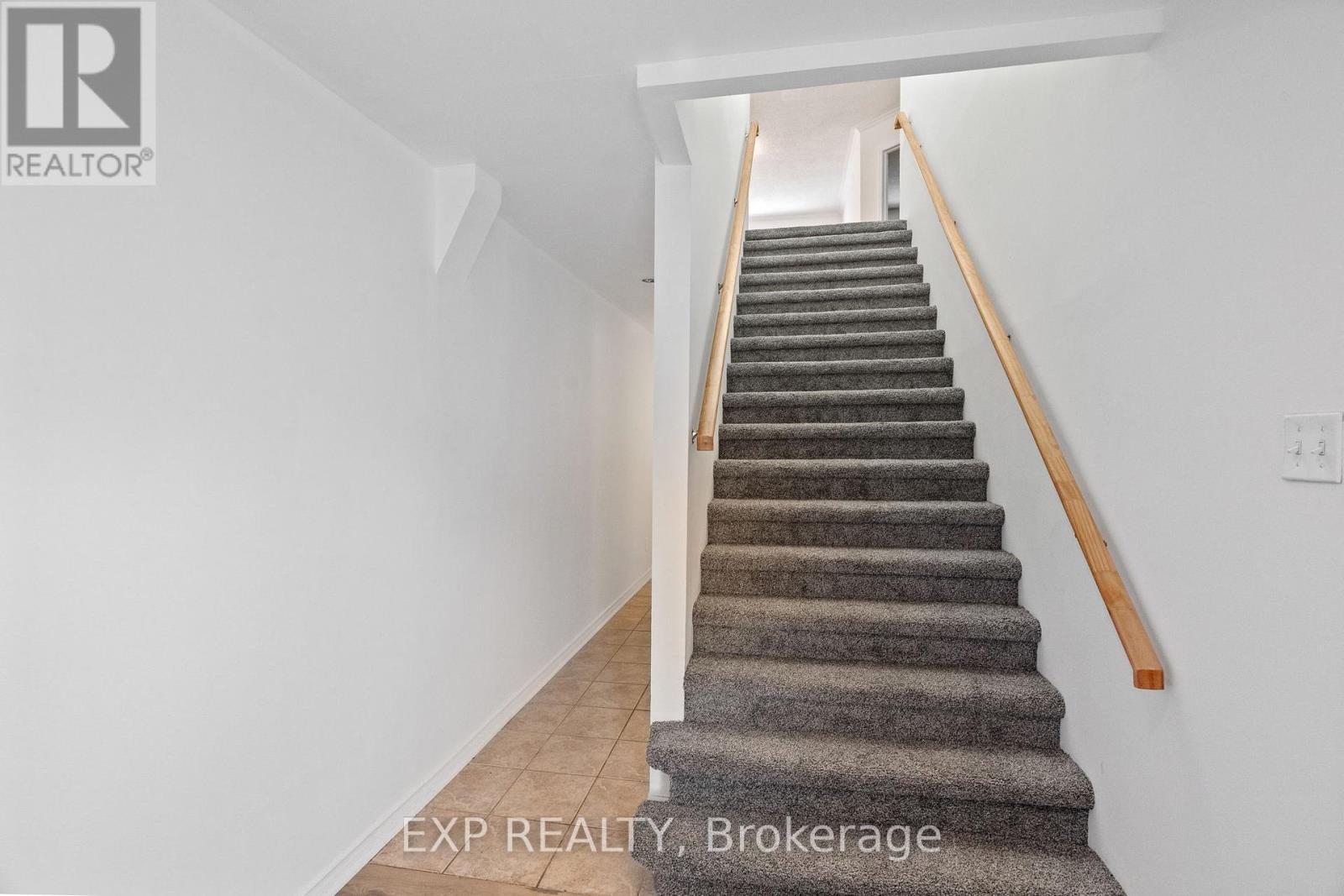 195 Main Street, Lucan Biddulph, Ontario  N0M 2J0 - Photo 4 - X12189230