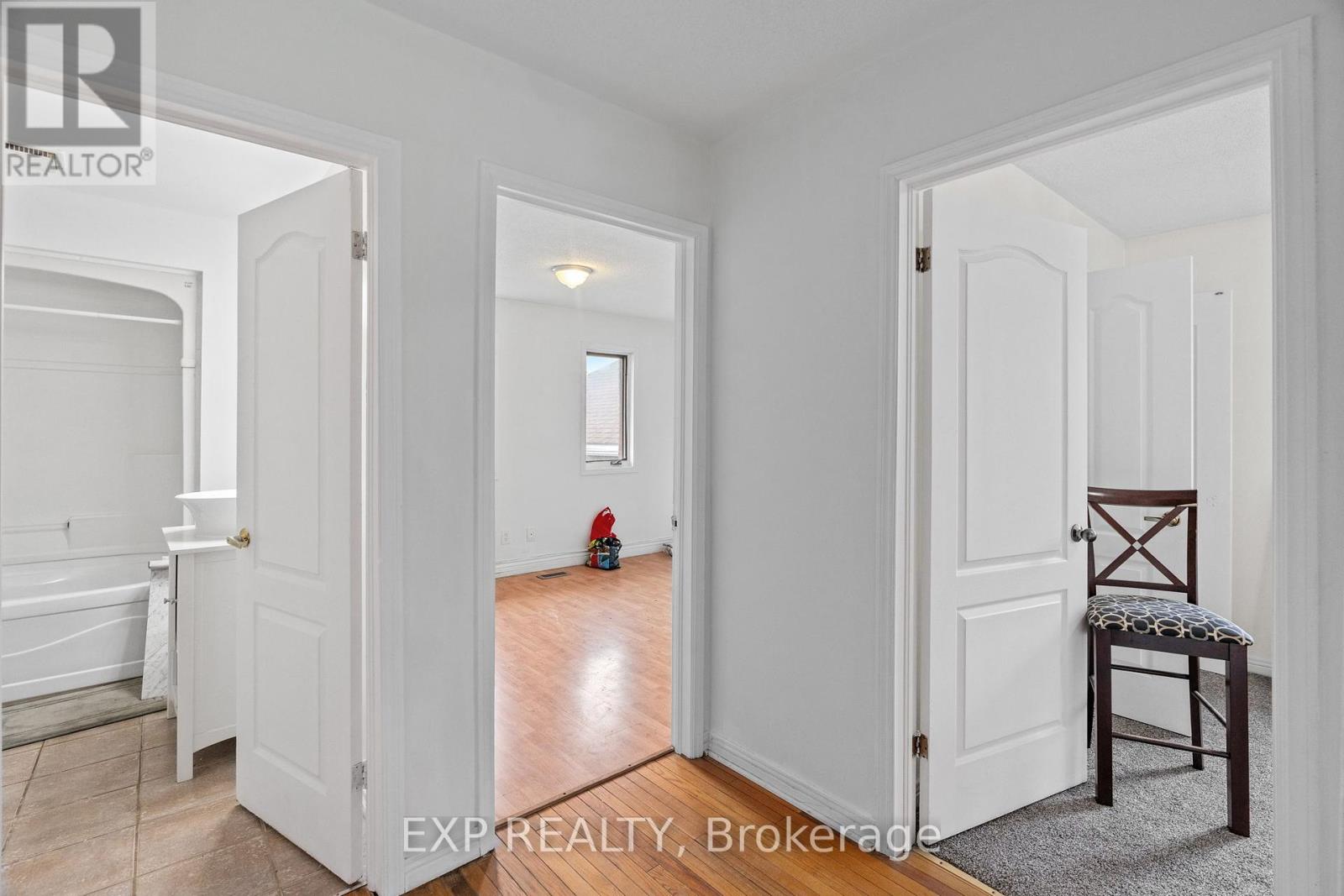 195 Main Street, Lucan Biddulph, Ontario  N0M 2J0 - Photo 8 - X12189230